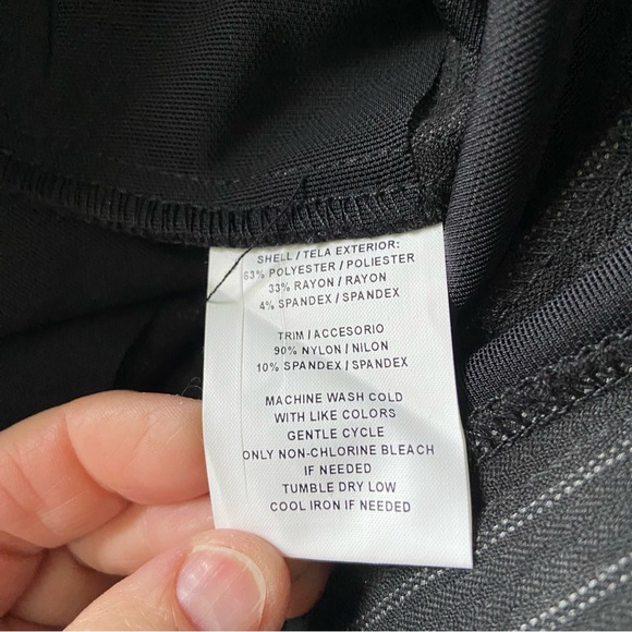 🎯 10P Sag Harbor women’s black pinstripe trousers - flattering! NWT - Picture 9 of 12